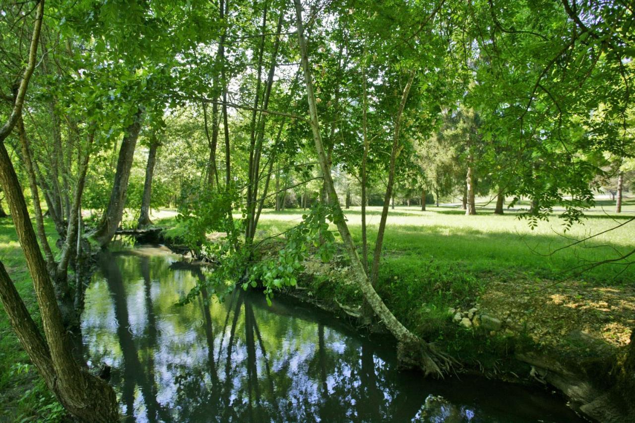 Le Moulin De Mitou Hotel Auriac-du-Périgord Buitenkant foto